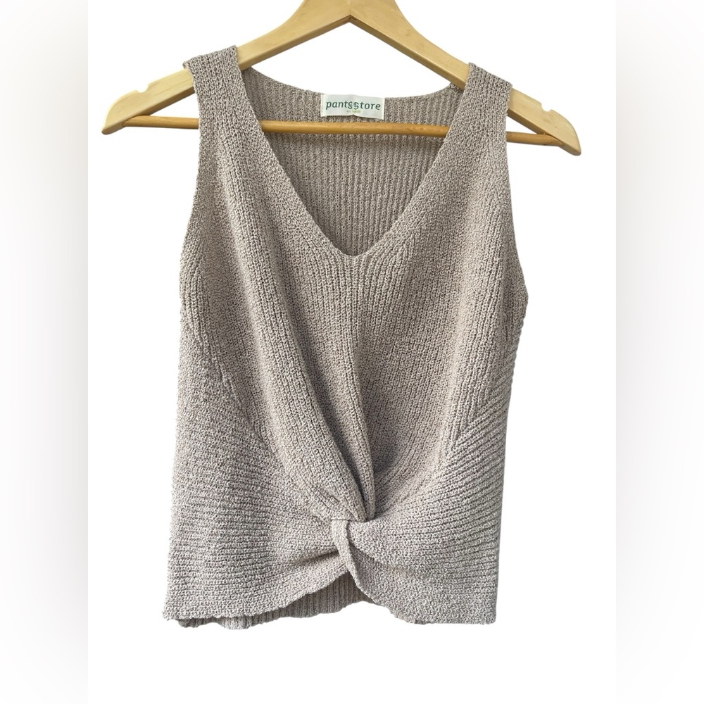 The Pants Store women’s size Medium Knit Twist Front Tank Top tan preppy blouse